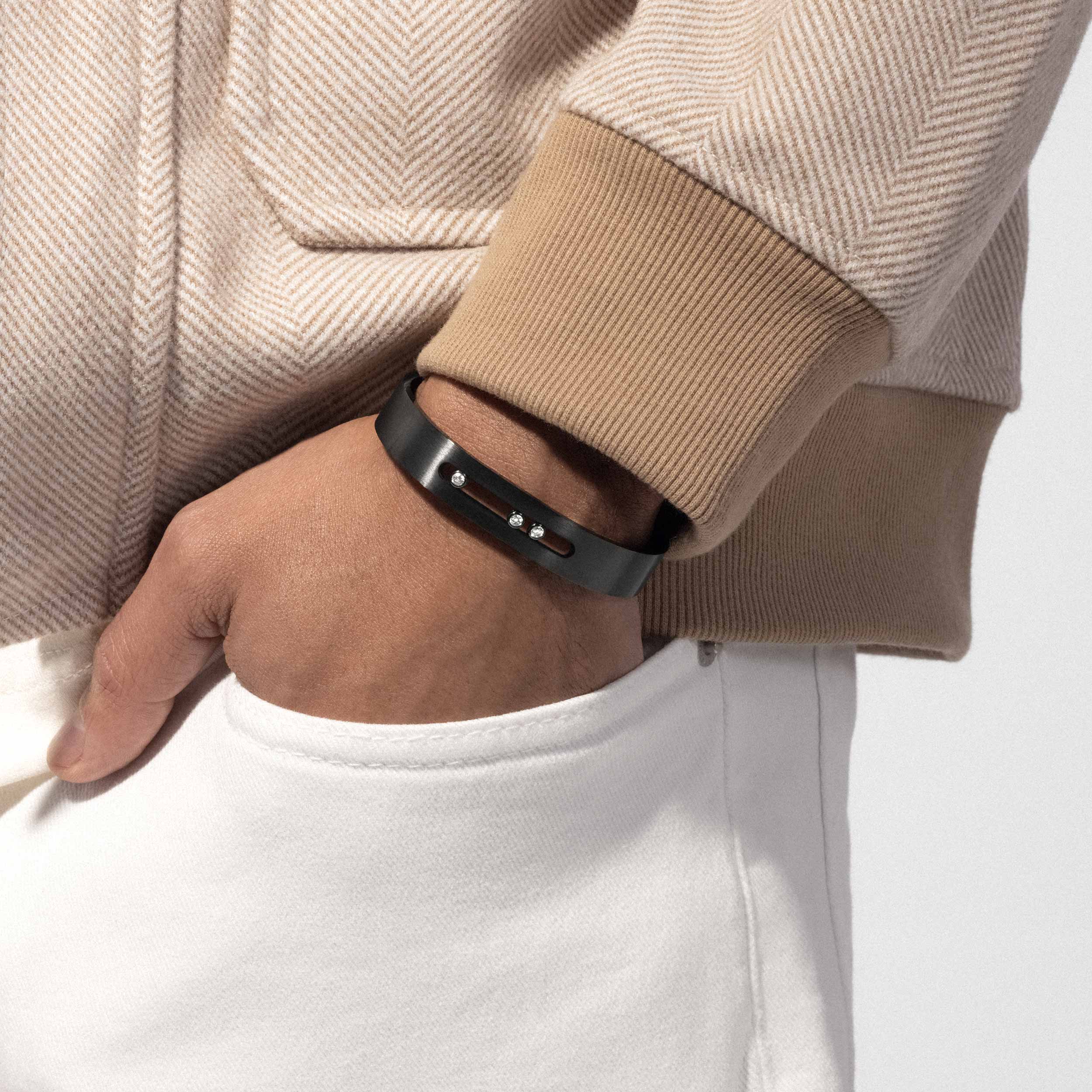 Amazon.com: Garmin QuickFit 22 Watch Band - Vented Titanium Bracelet with  Carbon Gray DLC Coating : Electronics