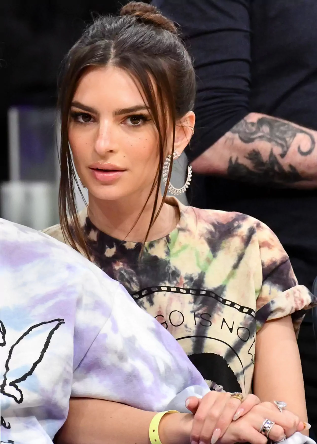 Emily Ratajkowski shone in Messika diamond jewellery